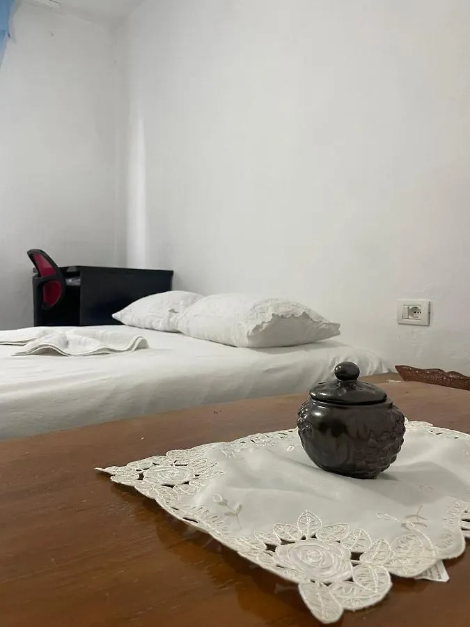 Communist Style Room Шкодер Гостевой дом