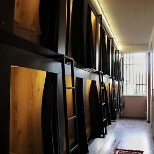90pods & C O Working Hostal